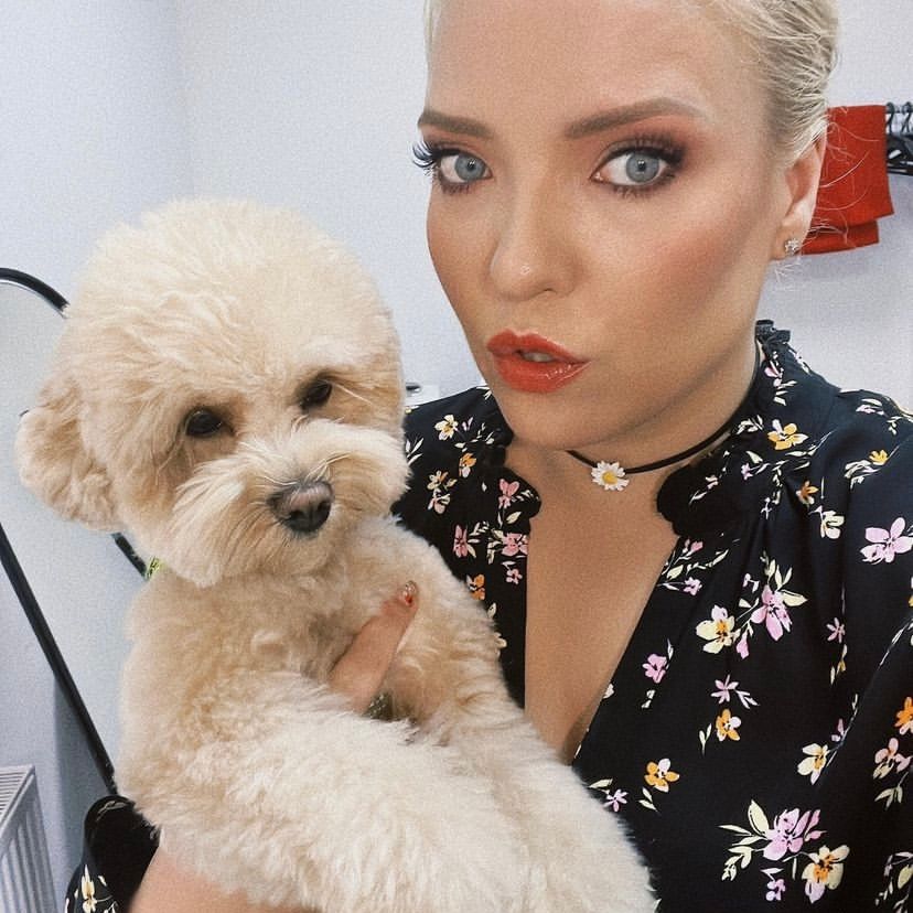 Толик пес. Собака ирины мягковой. Собака толик у ирины мягковой. Ира мягкова и толик. Собака мягковой.