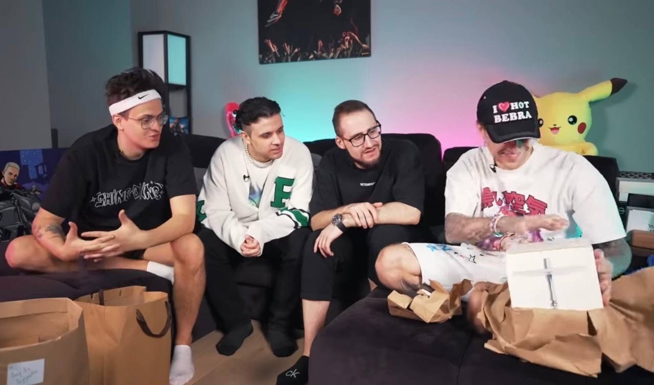 Lil dicky hypospadias. Рокки наследие крида 2 бежит за машиной. Save dat крид. Save dat крид. Рокки и крид обои.