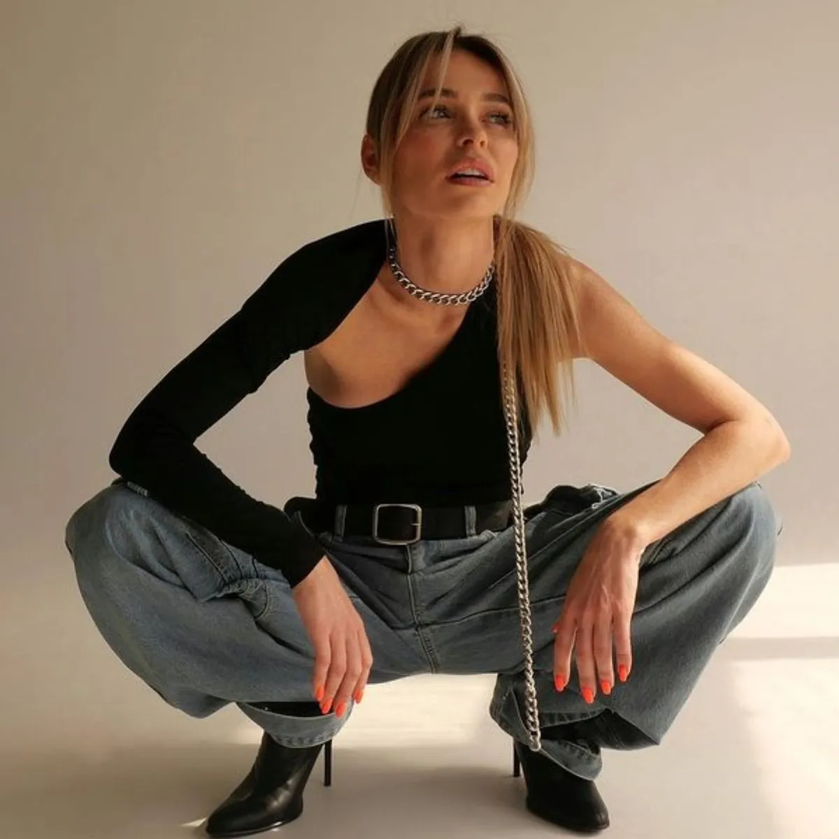 Oshqozonda yotgan holda soriladi